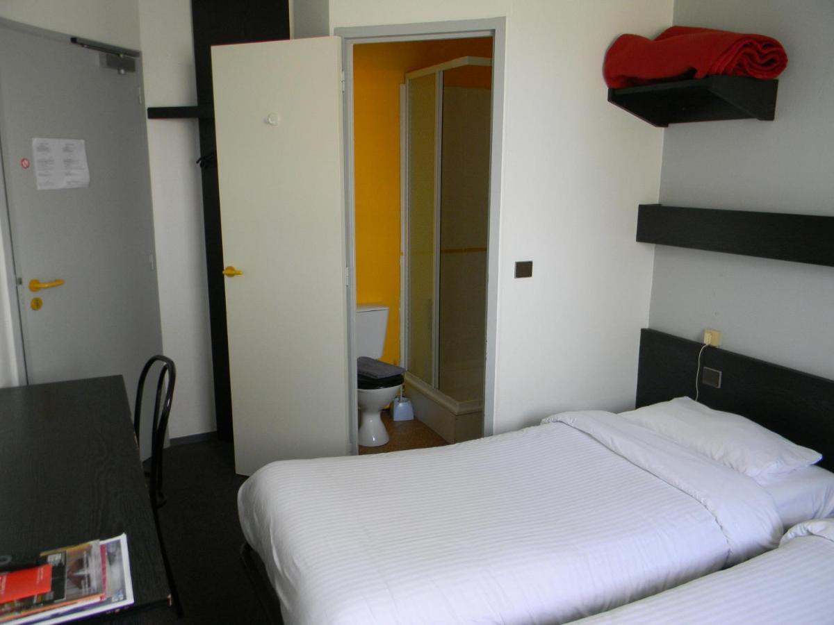Class-Hotel Poitiers Habitación foto
